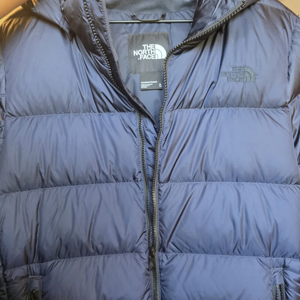 NWOT. The North Face 550 Dark Blue Puffer Jacket - Picture 9 of 9